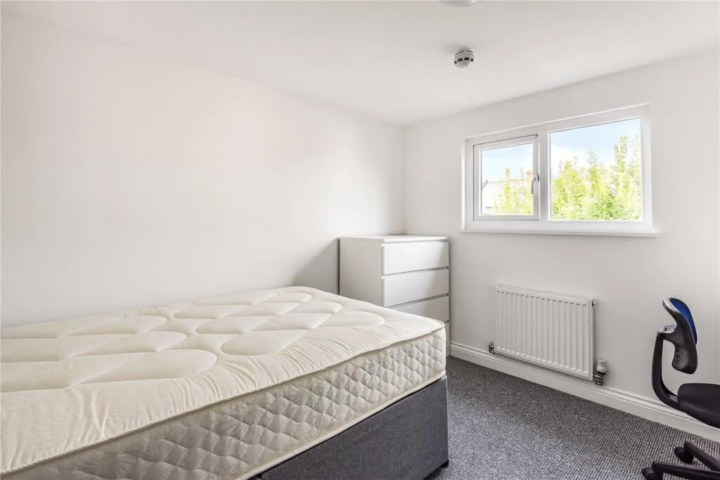 6 bedroom terraced house for rent