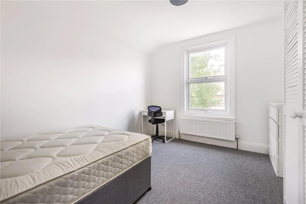 6 bedroom terraced house for rent