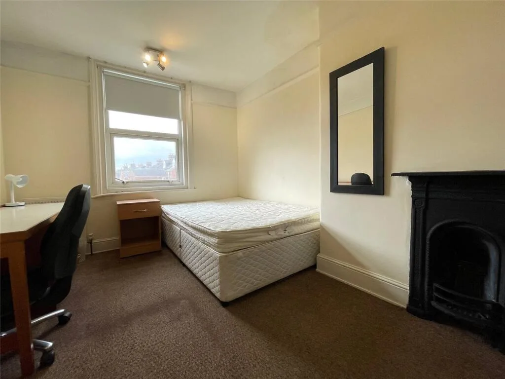 5 bedroom house for rent