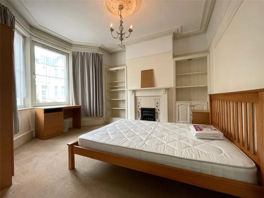 5 bedroom house for rent