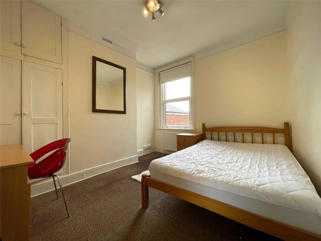 5 bedroom house for rent