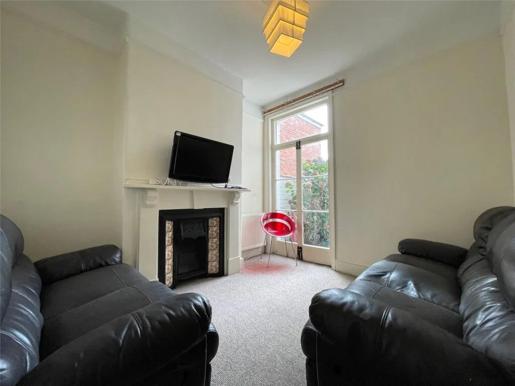 5 bedroom house for rent