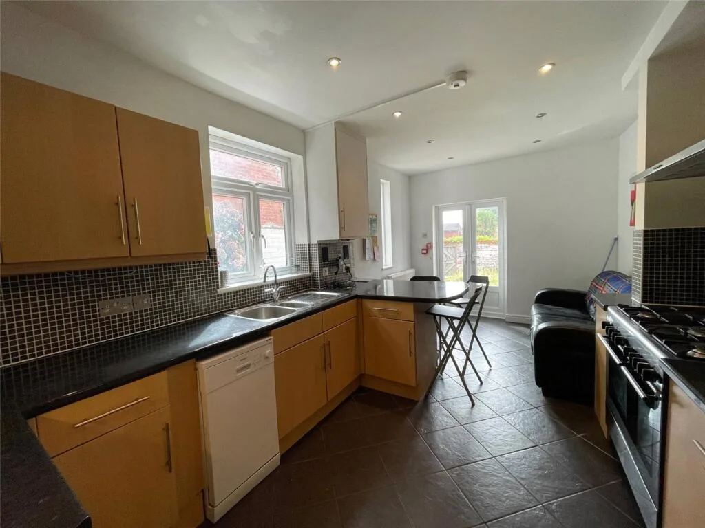 5 bedroom house for rent
