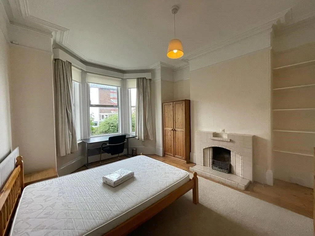 6 bedroom terraced house for rent