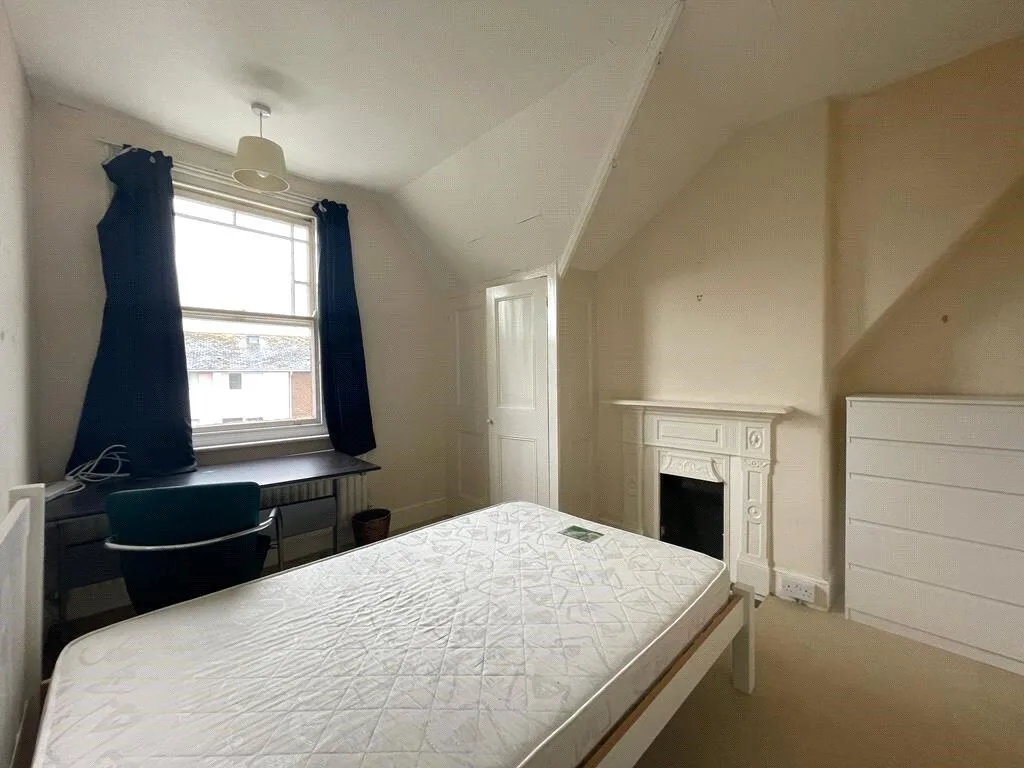 6 bedroom terraced house for rent