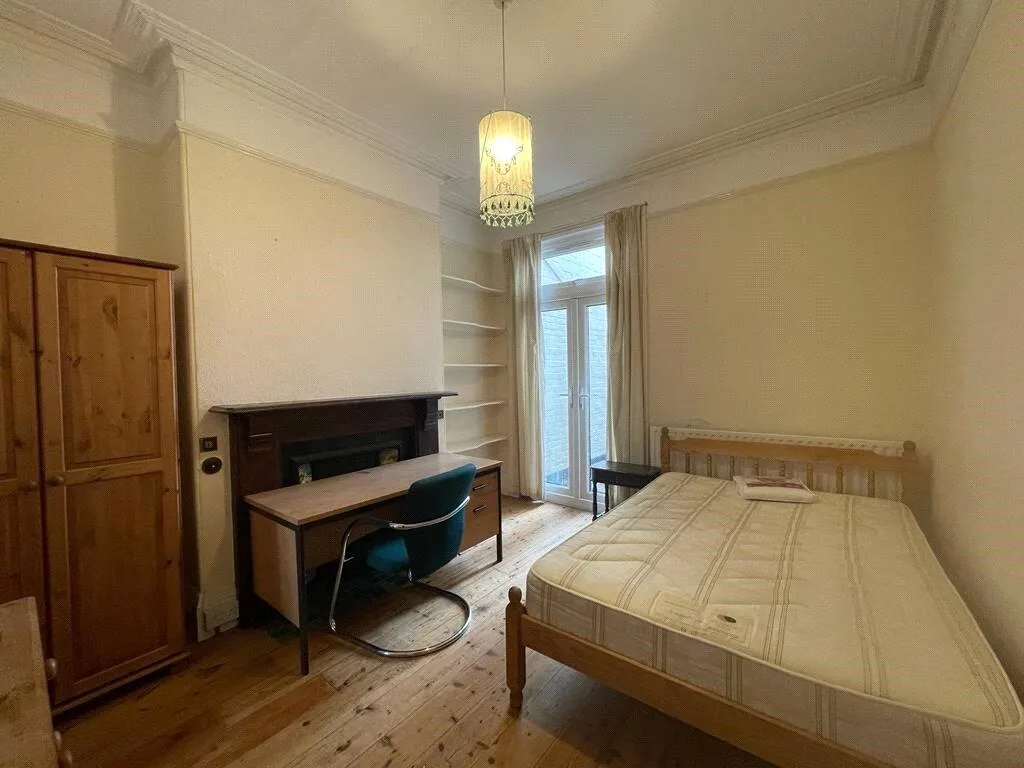 6 bedroom terraced house for rent