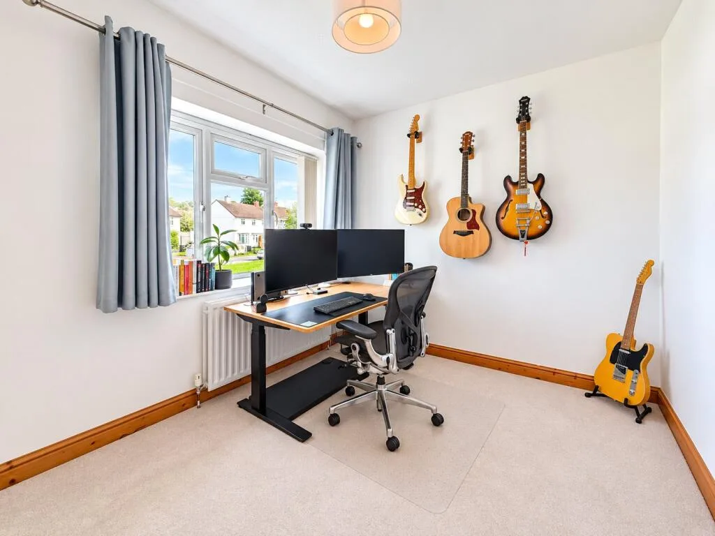 3 bedroom end of terrace house for rent