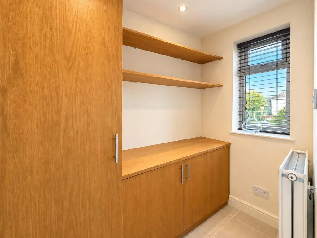 3 bedroom end of terrace house for rent