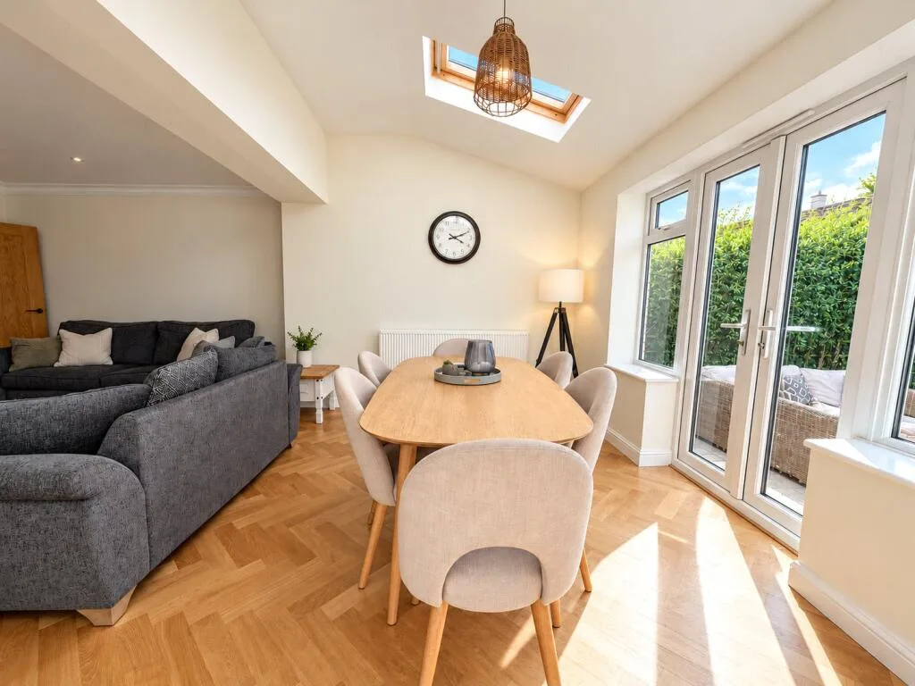3 bedroom end of terrace house for rent