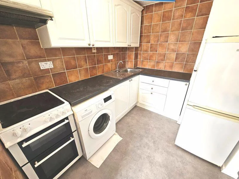 2 bedroom maisonette for rent