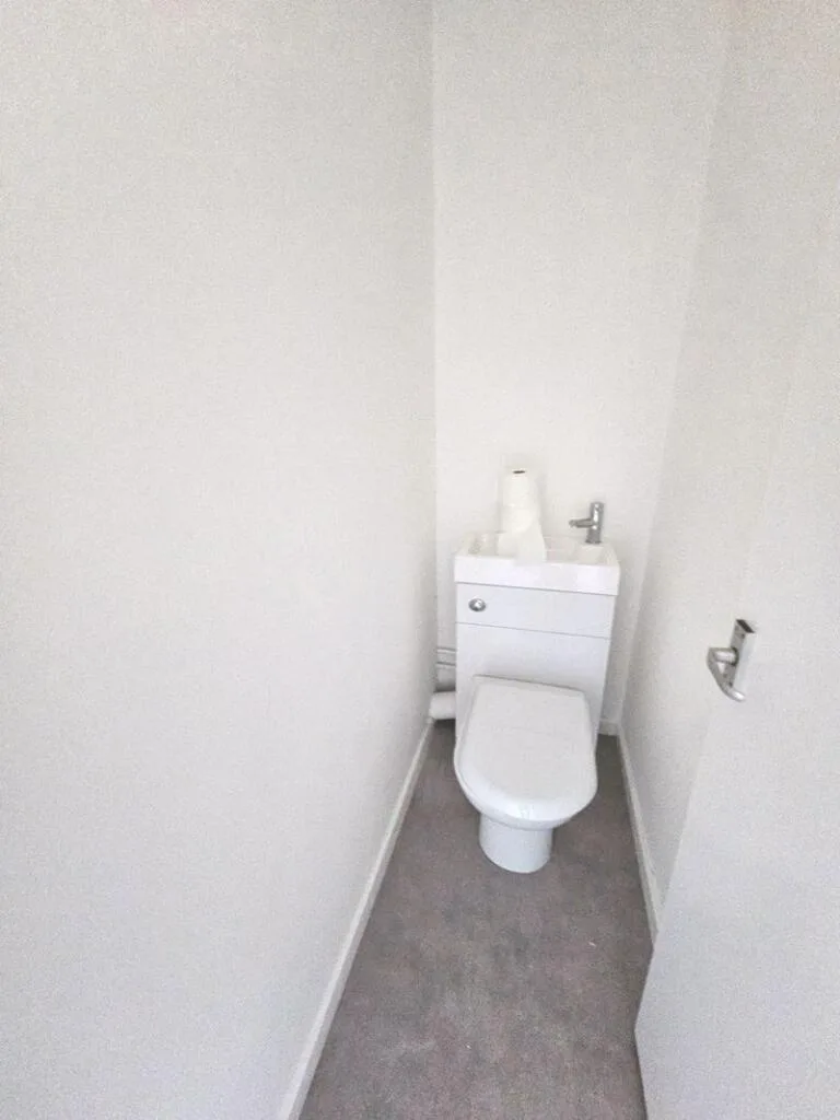 2 bedroom maisonette for rent