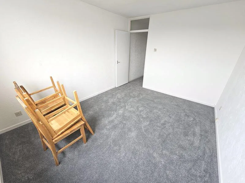 2 bedroom maisonette for rent