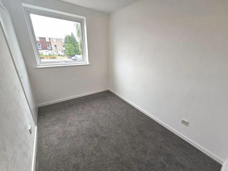 2 bedroom maisonette for rent