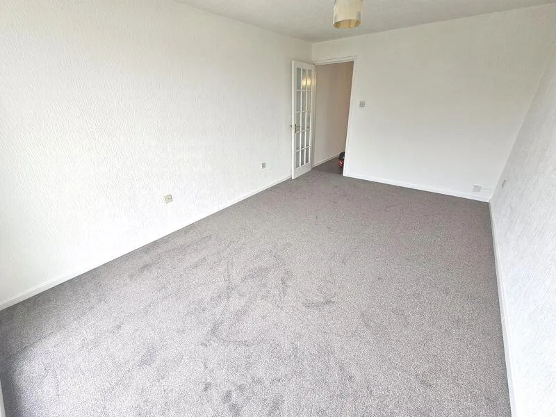 2 bedroom maisonette for rent