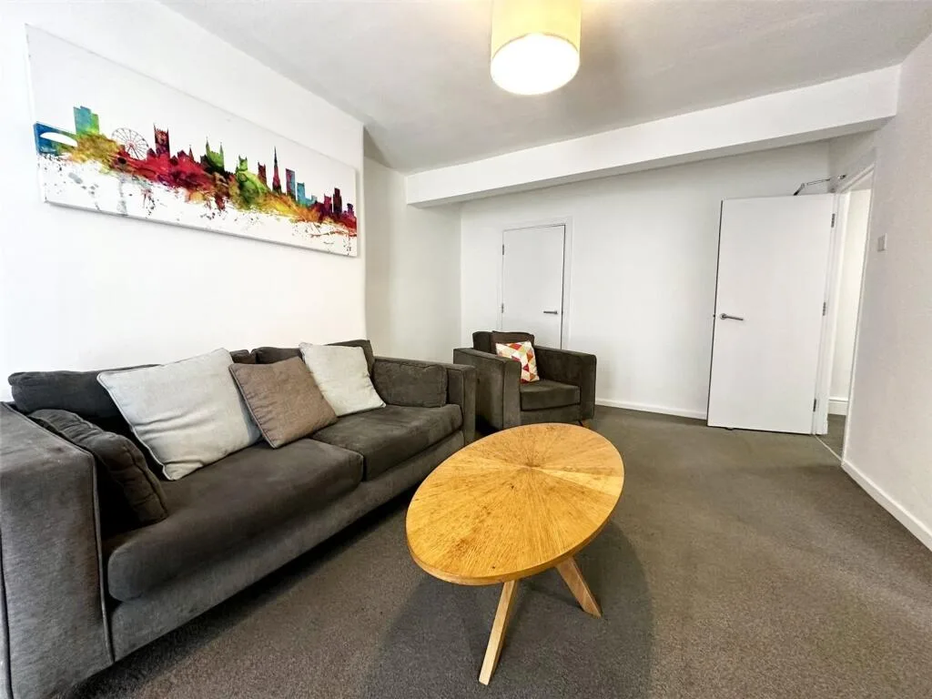 4 bedroom maisonette for rent