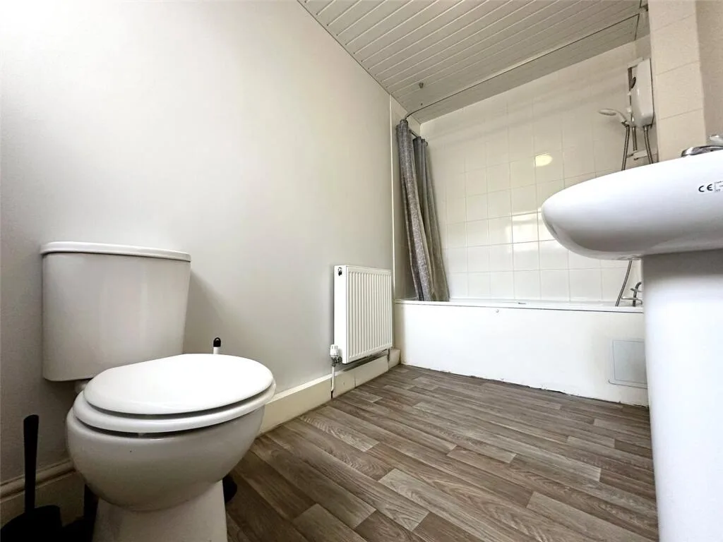 4 bedroom maisonette for rent
