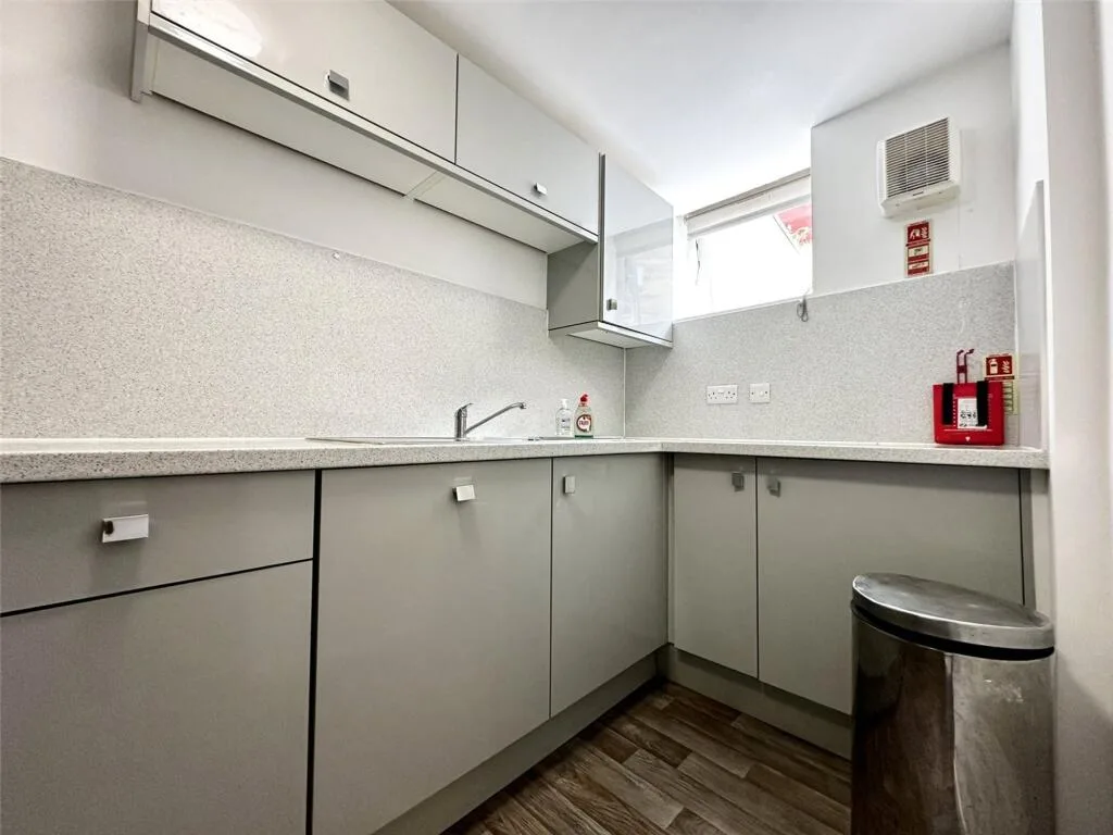 4 bedroom maisonette for rent
