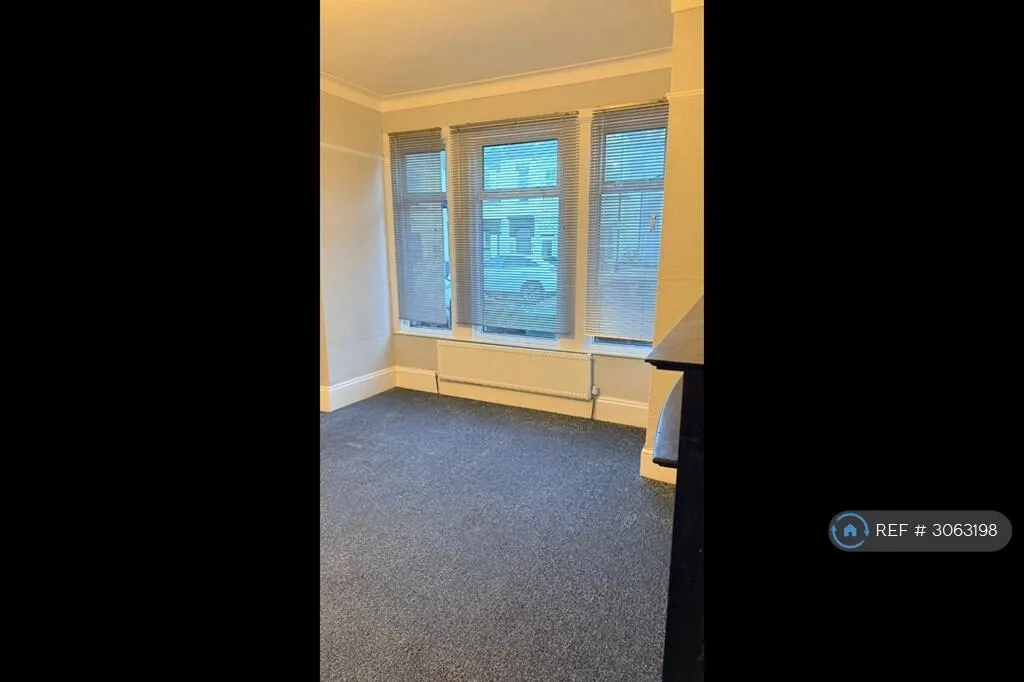 4 bedroom semi-detached house for rent