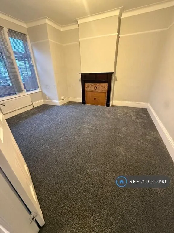 4 bedroom semi-detached house for rent