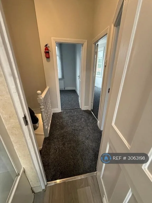 4 bedroom semi-detached house for rent