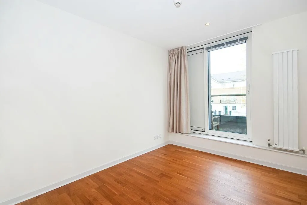 4 bedroom end of terrace house for rent