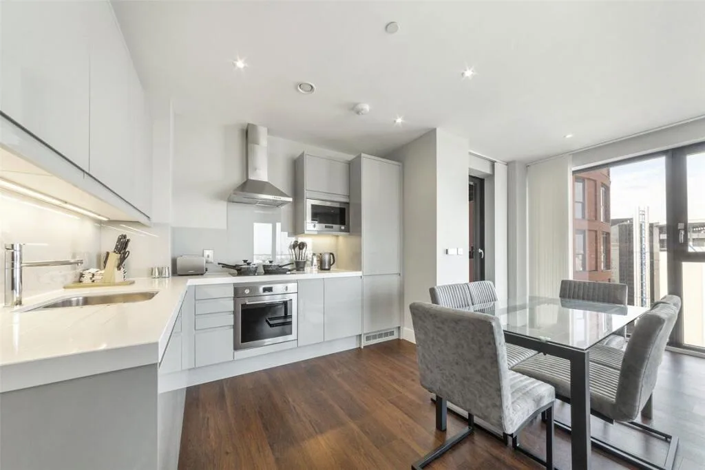 3 bedroom flat for rent
