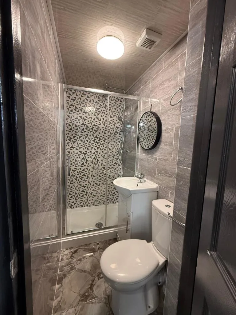 6 bedroom terraced house for rent