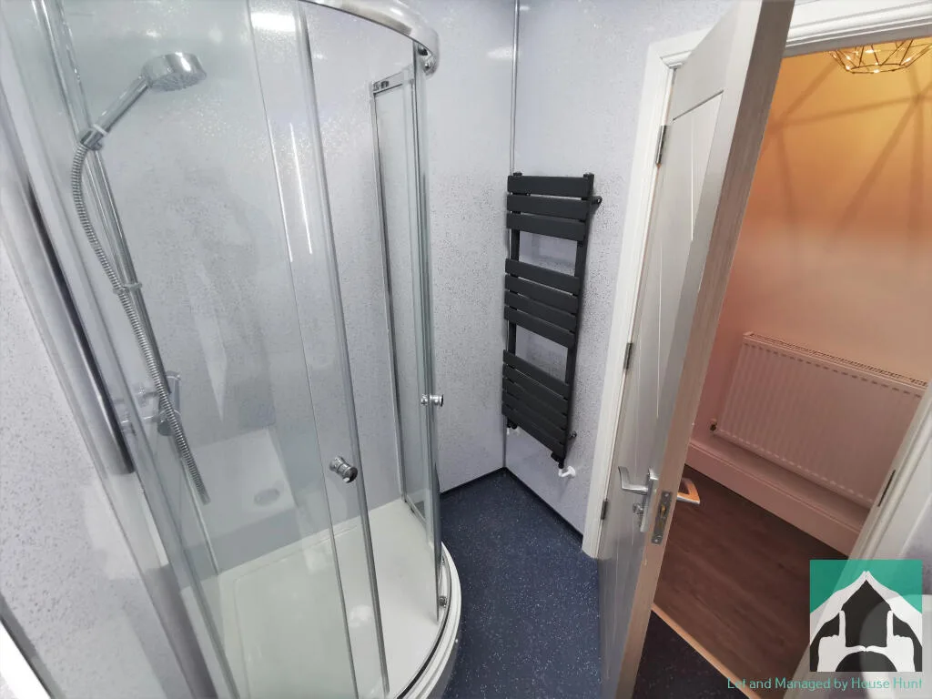 6 bedroom house for rent