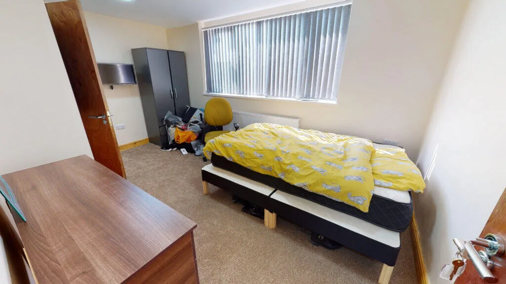 6 bedroom house for rent