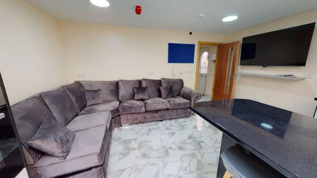 6 bedroom house for rent