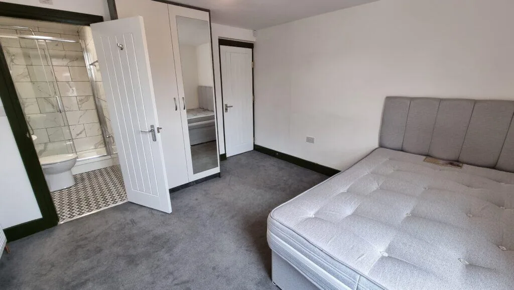 6 bedroom terraced house for rent