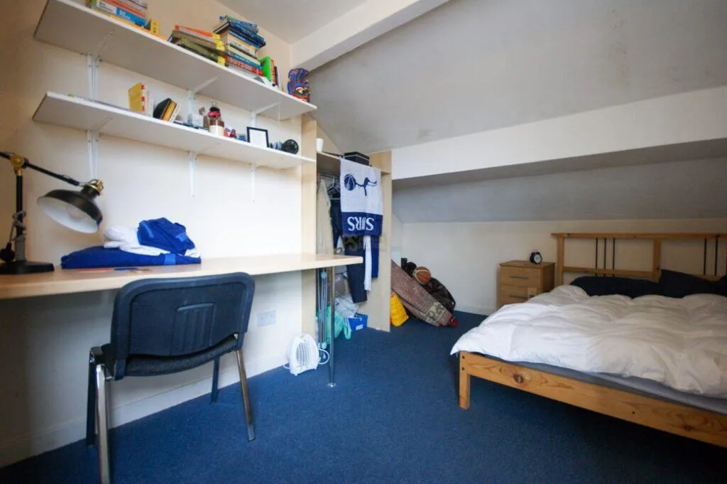 6 bedroom terraced house for rent