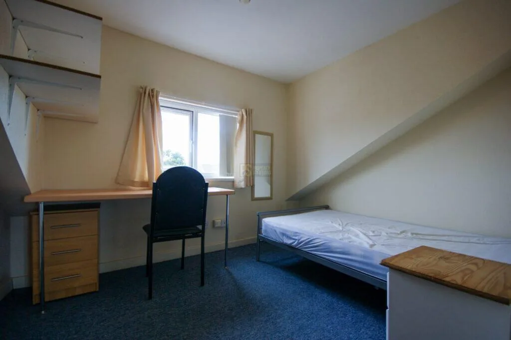 6 bedroom terraced house for rent
