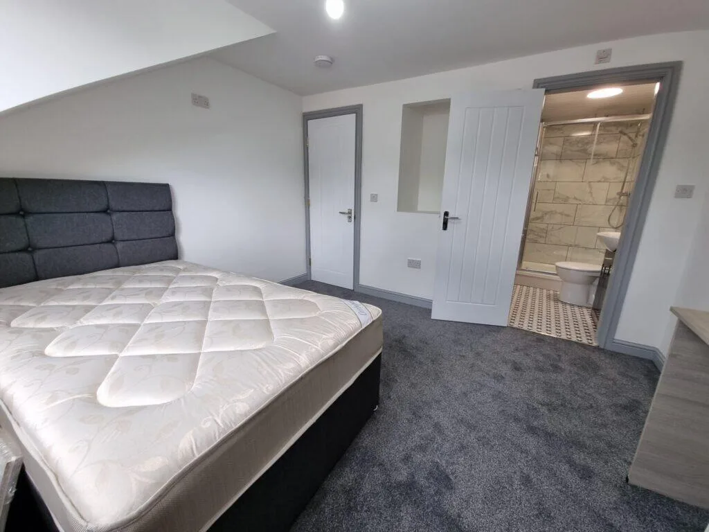 6 bedroom terraced house for rent