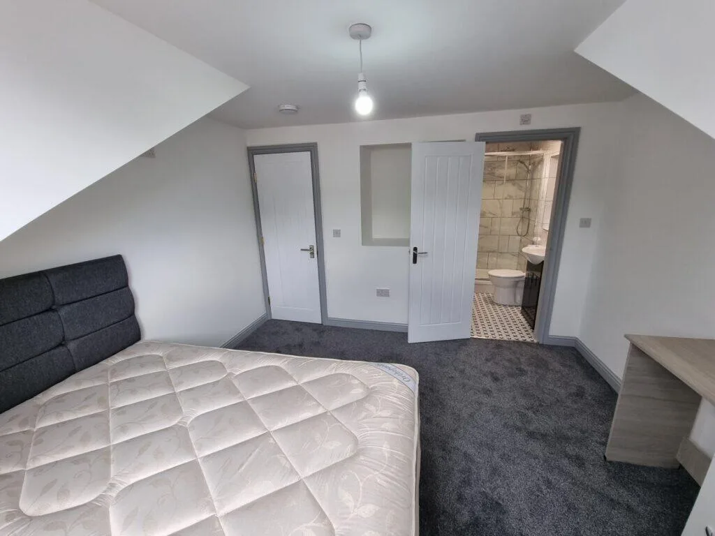 6 bedroom terraced house for rent