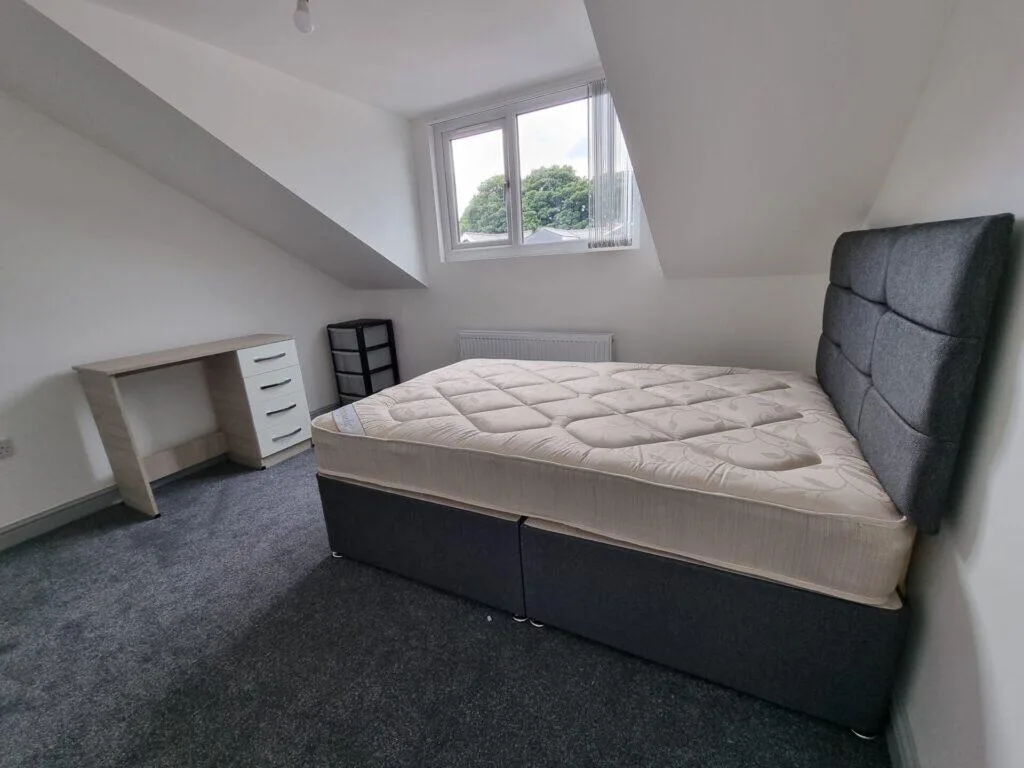 6 bedroom terraced house for rent