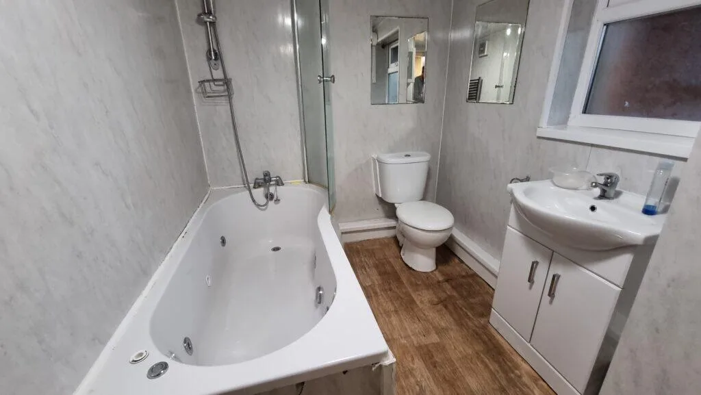 6 bedroom terraced house for rent