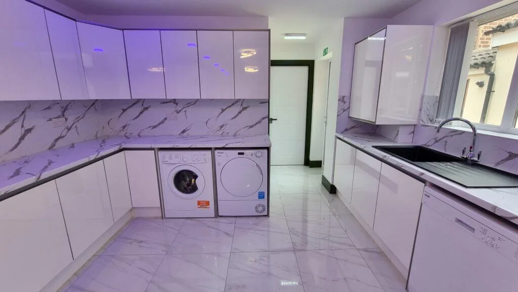 6 bedroom terraced house for rent