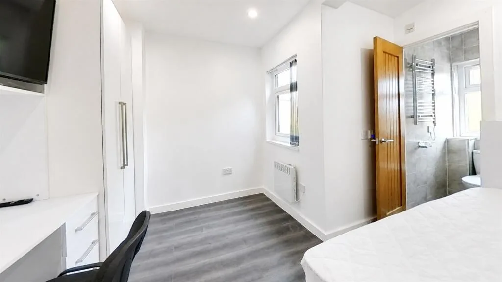 5 bedroom house for rent