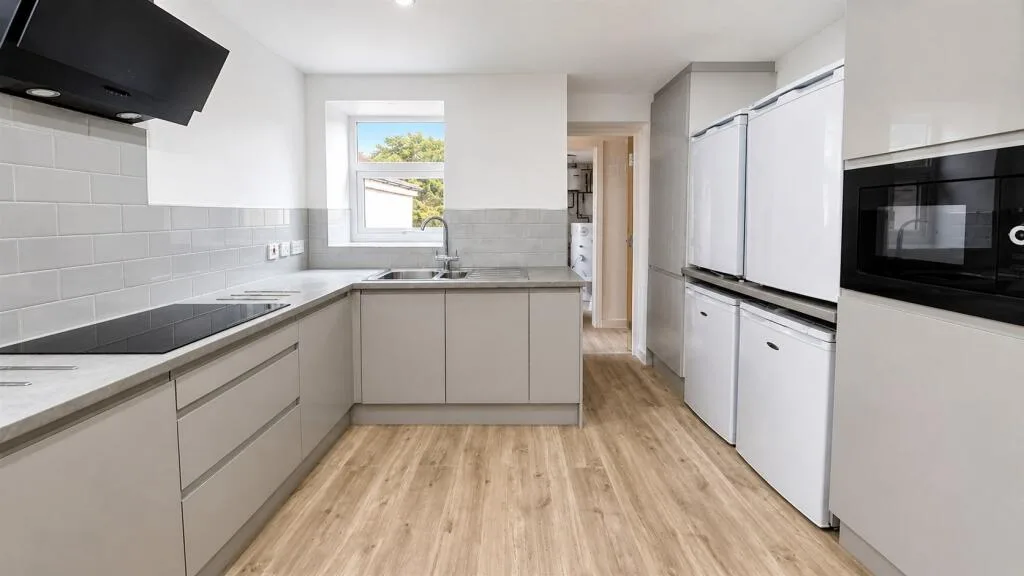 5 bedroom house for rent