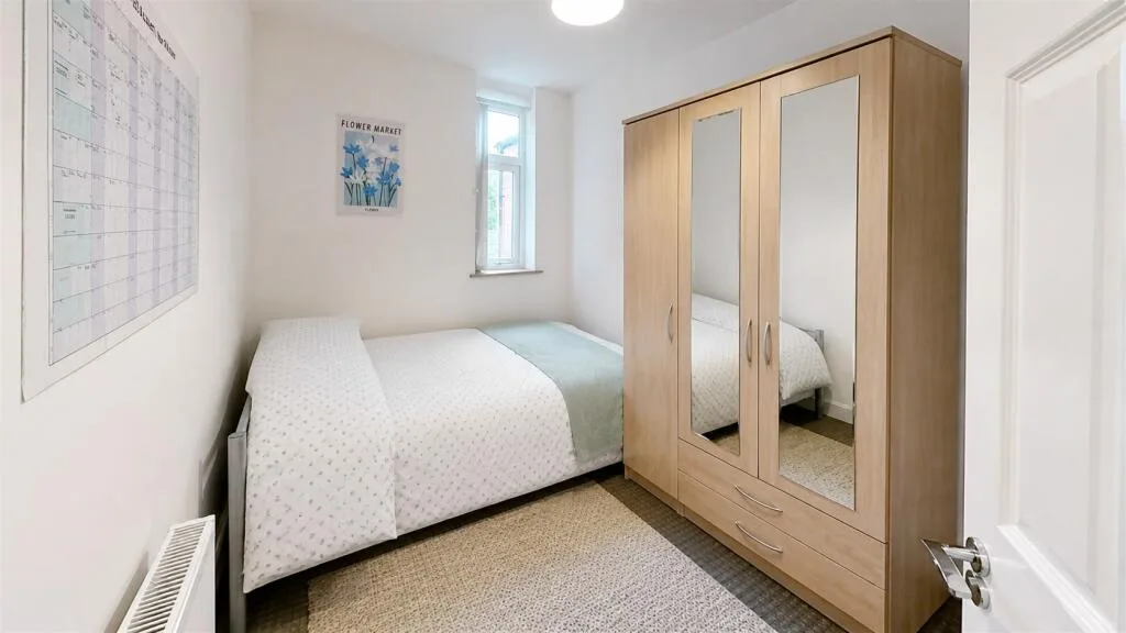 6 bedroom house for rent