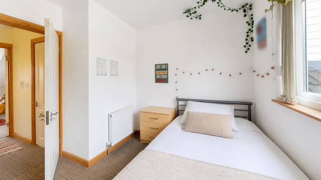 6 bedroom house for rent