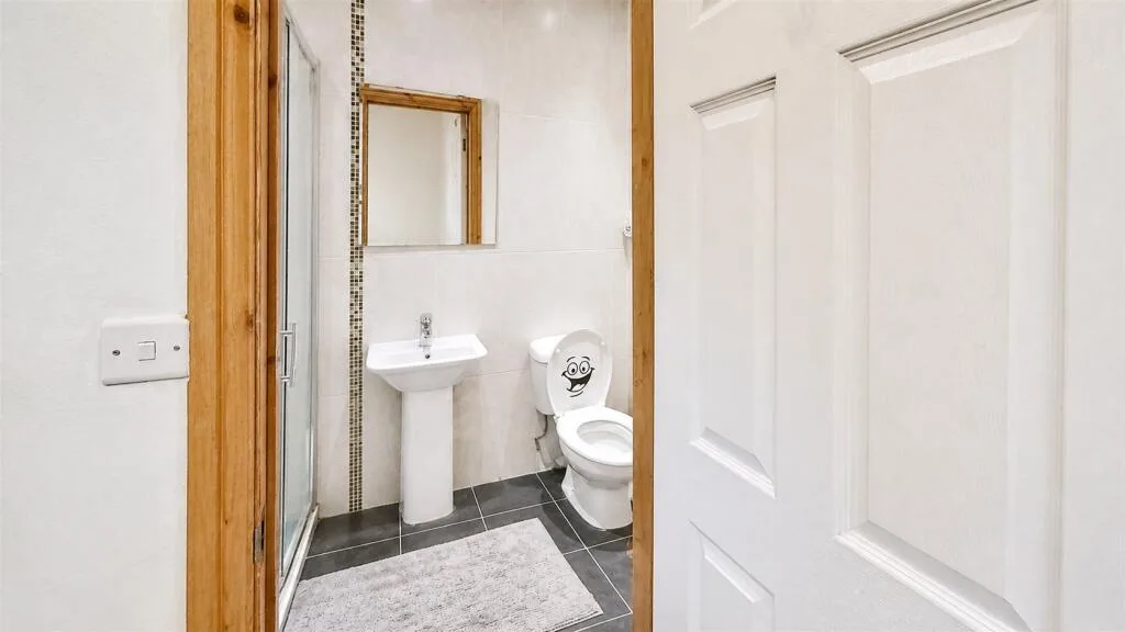 6 bedroom house for rent