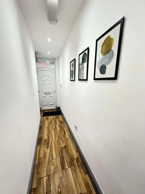 8 bedroom terraced house for rent