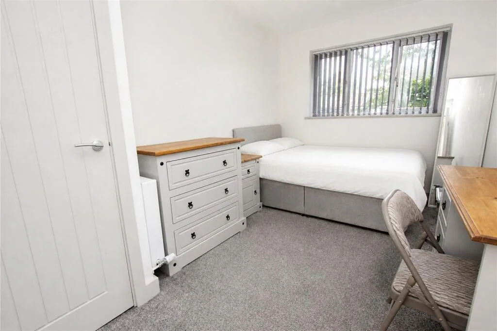 8 bedroom house for rent