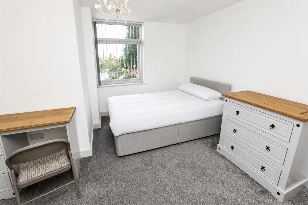 8 bedroom house for rent