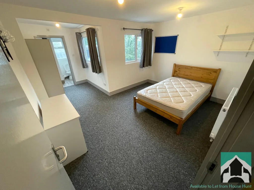 6 bedroom terraced house for rent