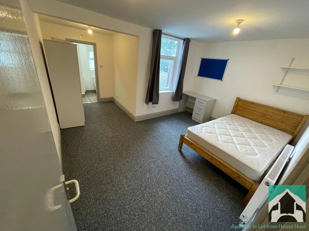 6 bedroom terraced house for rent