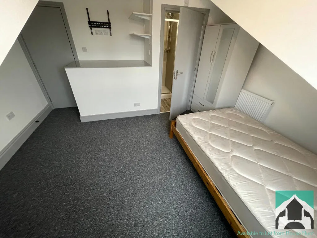 6 bedroom terraced house for rent