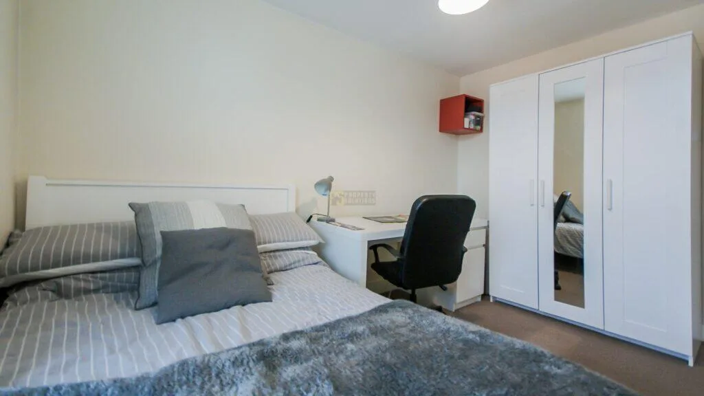 6 bedroom terraced house for rent